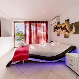 Mesogios House Apartman